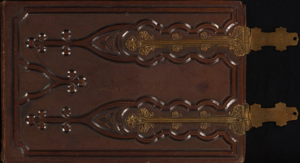 French photo album with 45 portraits, photograph album, slip-in album, Photo album with 50 pages with a total of 45 photos, all cartes-de-visite. The album contains portraits of men, women, and children and amateur photographs., retailer's mark: 'Asser & Sherwin, Makers, 81 Strand, London', inscription: 'Dienst, Verspreide, Rijkskollekties, ', compiler (person in literature): anonymous, photographer: Muller & Rault, L., photographer: Théodule Antoine Courthéoux, photographer: various makers, 1860 - 1900, Muller & Rault, Théodule Antoine Courthéoux, various makers, compiler (person in literature), photographer, paper, pasteboard, biological material, inorganic material, leather, metal, daylight collodion silver print, daylight gelatin silver print, albumen print, color on edge, oblong album with brown leather cover with blind embossing on the front and back covers and a metal clasp, the album contains cardboard pages with two passe-partouts on each side for cartes-de-visite, all pages h...