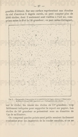 Constellation Cygnus, seen from the Observatoire de Paris, Photographie d'une portion de la constellation du Cygne, obtenue à l'Observatoire de Paris, le 10 juin 1885, reproduced by l'héliogravure, très réduite., page, photomechanical print, inscription: 'Fig. 2.', photographer: Paul-Pierre Henry, Paris, photographer: Prosper-Mathieu Henry, clichémaker: anonymous, 1885-06-10, Paul-Pierre Henry, Prosper-Mathieu Henry, photographer, clichémaker, paper, photolithography, height 105 mm x width 89 mm, stars and constellations, A vertically oriented aged page shows a large rectangular framed illustration filled with many small dark dots scattered on a light background, resembling a dense field of tiny spots and occasional slightly larger marks; margins around the rectangle reveal printed lines of text above and below the image, and the page has a uniform off-white, slightly yellowed paper tone with visible texture.