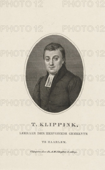 Portrait of Thomas Klippink, T. Klippink, print, Reformed minister in Haarlem, dressed in a black coat with a white collar. Bust facing left in an oval. At the bottom in the margin a two-line text in Dutch., printmaker: Walraad Nieuwhoff, publisher: DAM Sluyter, The Hague, 1827 - 1837, paper, etching, engraving, etching and engraving, height 198 mm x width 122 mm, Person, Thomas Klippink, An oval portrait of a man rendered in fine dark lines against a lighter background, showing his head and upper torso; he has short wavy hair, a smooth face with a neutral expression, and is wearing a dark high-collared coat with a light rectangular clerical collar visible at his throat; the oval is centered on a pale textured sheet with additional printed elements below the portrait.