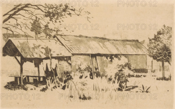 Outbuilding in nature on Java, print, printmaker: Willem Witsen, Amsterdam, c. 1921, paper, etching, aquatint, intaglio printmaking technique, height 150 mm x width 400 mm, plantation, building or outbuilding where laundry is done, receiver, fence, Java, A monochrome sketch of a rural scene showing a long sloped roofed structure with visible rafters and shadowed siding, a covered porch area with supporting posts and a bench-like element underneath, grassy foreground with various tufts and low bushes, a taller tree with a textured trunk and leafy canopy on the right, another tree branch extending from the left across the top with scattered leaves, and faint horizon lines and distant shapes behind the main building.