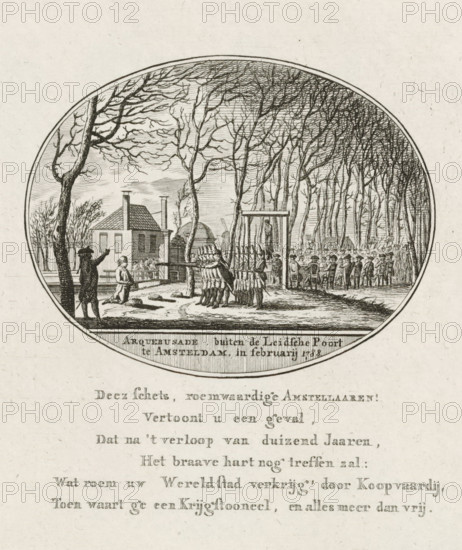 Arquebusade, outside the Leidse Poort in Amsterdam, in February 1788, Executions outside the Leidsepoort in Amsterdam, 1788, print, Executions by May's Swiss Regiment, outside the Leidsepoort in Amsterdam, February 1788. Council-martial in the open air, a condemned man hangs on the gallows, another kneels to the left before a firing squad. With six-line verse below the oval illustration., printmaker, Northern Netherlands, paper, etching, height 146 mm x width 125 mm, Used as an illustration in: De reizende gouverneur, of Wandelingen door Holland: zynde een handboek voor de Bataafsche jeugdlingschap. Amsterdam: Hendrik de Vries, 1794., execution, military disciplinary punishment, violent death by fusillade, military court, court-martial, Prussian invasion of the Republic, Amsterdam, Leidsepoort, Period, 1788-02, A circular engraving depicts a scene framed by a thin border with bare trees arching inward and a small building with a pitched roof and chimneys to the left, a group of uniform...