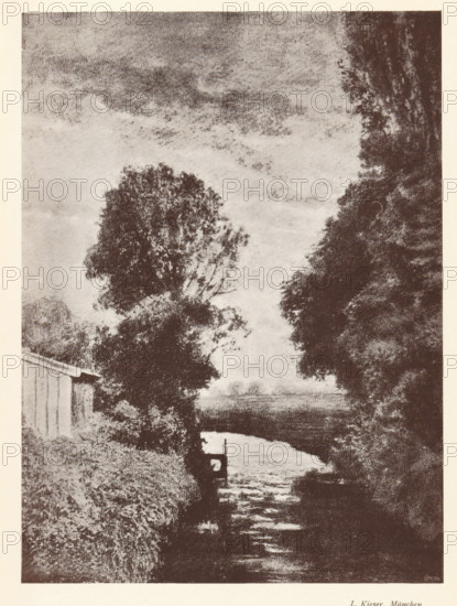 Reproduction of a painting of a landscape, reproduction, page, photomechanical print, monogram: 'Consée', photographer: Ludwig Kieser, cliché maker: unknown, after painting by anonymous, printer (person): Wilhelm Knapp Verlag, Halle an der Saale, c. 1896 - in or before 1901, printer (person), Saxony-Anhalt, paper, autotypie, height 216 mm x width 160 mm, Print on fourth unnumbered page after page 196., landscapes, A vertical scene in muted tones showing a narrow waterway running toward the horizon, flanked by dense trees and foliage on both sides, a taller tree silhouette rising on the left and a darker mass of trees on the right, a small simple wooden structure with a slanted roof visible at the left edge, rippled reflections on the water surface, a cloudy sky above with textured cloud formations, and a small signature-like mark near the lower right corner of the image.