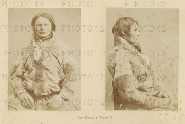 Lars Johnsen ?, d' anni 29, Two portraits of Lars Johnsen, page, Left a front view, right a side view., number: 'Tavola I.', photographer: Paolo Mantegazza, Scandinavia, photographer: Carlo Pietro Stefano Sommier, c. 1870 - in or before 1880, Paolo Mantegazza, Carlo Pietro Stefano Sommier, paper, albumen print, height 254 mm x width 340 mm, Photo in photo section at the back., fashion, clothing (fur used for clothes), adult man (side view, profile), adult man (front view), A faded sepia photograph shows two portraits of the same person mounted side by side on a light background; the left portrait is a frontal view and the right portrait is a profile view. The person has short, tousled hair and a neutral facial expression. They wear a heavy garment with a fur-trimmed collar and patched, textured fabric with visible seams and worn areas. Their hands rest in their lap, partially visible at the bottom of the left image. The photographic paper shows small spots and blemishes across the surf...