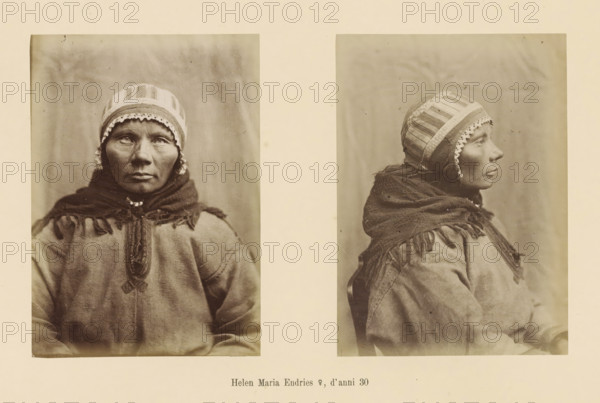 Helen Maria Endries ?, d' anni 30, Two portraits of Helen Maria Endries, page, Left a front view, right a side view., number: 'Tavola XXII.', photographer: Paolo Mantegazza, Scandinavia, photographer: Carlo Pietro Stefano Sommier, c. 1870 - in or before 1880, Paolo Mantegazza, Carlo Pietro Stefano Sommier, paper, albumen print, height 254 mm x width 340 mm, Photo in photo section at the back., adult woman (sideview, profile), adult woman (front view), Two sepia-toned portraits of the same woman are shown side by side on a light background; the left portrait is a frontal view and the right portrait is a profile view facing right. The woman wears a patterned cap with a scalloped edge and a dark shawl wrapped around her shoulders and neck. Her clothing appears textured and layered with visible stitching and fringed edges on the shawl. The woman's face shows a neutral expression, and fine facial lines and shadows are visible. The backdrop behind her is plain and softly mottled.
