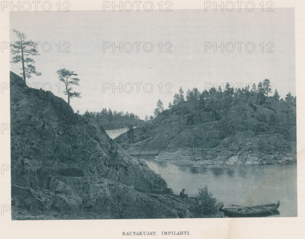Ratakujat. impilahti, An unknown man on the shore with a rowing boat in the river, page, photomechanical print, photographer: Impi Backman, cliché maker: anonymous, printer (person): Weilin & Göös, c. 1888 - c. 1893, printer (person), paper, autotypie, height 164 mm x width 224 mm, rowing-boat, canoe, river, landscapes with waters, waterscapes, seascapes (in the temperate zone), Karelia, A grayscale landscape showing rocky shorelines and cliffs with sparse trees atop the rocks, a narrow inlet of calm water winding between the rocky landforms, a small boat moored near the shore, and a seated figure on the rocks looking toward the water.
