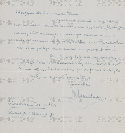 Letter to A. van der Boom, letter, watermark, writer (clerical worker): unknown, Sloterdijk, 1953-11-23, writer (clerical worker), Amsterdam, materials by function, paper, ink, writing (processes), pen, height 425 mm x width 425 mm, Person, Willem Bogtman, A. van der Boom, A sheet of off-white paper with faint creases and a vertical fold down the center, covered in multiple lines of cursive handwriting in bluish ink across the upper and middle areas, with a distinct looping signature near the middle right and additional handwritten marks and a horizontal underline toward the lower left, small smudges and tiny spots of discoloration scattered across the surface, and overall aged, slightly textured appearance.