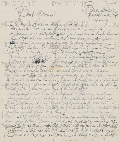 Letter to Mien Cambier van Nooten, letter, writer (clerical worker): Dick Ket, Bennekom, 1937-09-21, writer (clerical worker), draftsman (artist), paper, materials by function, lined paper, ink, writing (processes), pen, height 252 mm x width 210 mm x height 325 mm x width 450 mm, Person, Mien Cambier van Nooten, container of glass: bottle, jar, vase, jug, pot, painting (including book-illumination, miniature-painting), A sheet of lined paper covered with dense cursive handwriting in dark ink, showing two larger decorative signatures near the top, faint horizontal ruling visible across the page, several areas with crossed-out words and darker ink spots, a small pale circular stain near the upper middle, slight creases and fold lines, and a narrow margin on the left where the paper edge is visible.
