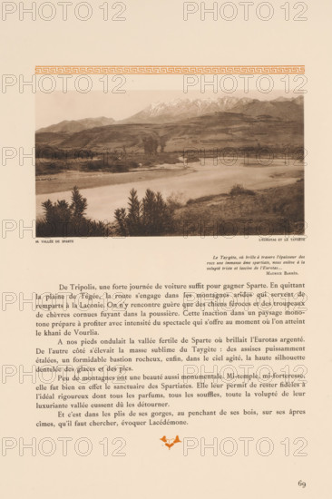 Vallée de Sparte, l'Eurotas et le Taygète, View over the Eurotas, in the distance the Taigetos, page, photomechanical print, number: '68.', photographer: Frédéric Boissonnas, Sparta (Greece), cliché maker: Meisenbach, Riffarth & Cie., Berlin, c. 1905 - in or before 1910, Frédéric Boissonnas, Meisenbach, photographer, cliché maker, paper, collotype, photoprint, height 122 mm x width 225 mm, Photo on page 69., river, mountains, Pelopónnesos, Taigetos, Eurotas, A sepia-toned photograph of a river valley with low shrubs and tall plants in the foreground, a wide meandering river across a flat plain, rolling hills rising beyond the river, and a mountain range with snow-capped peaks in the background, all framed within a page that shows decorative elements and blocks of printed text below and beside the image.