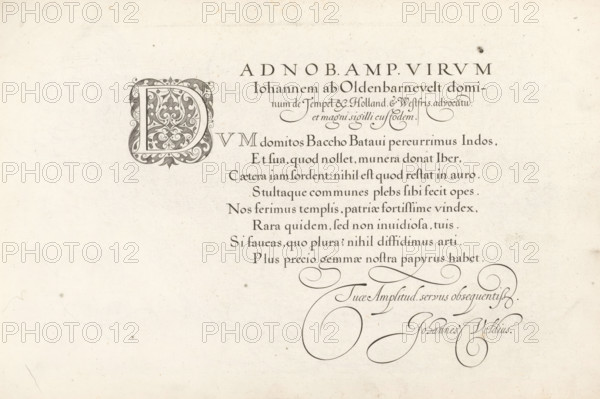 Writing sample: Ad nob. amp. virum, Thrésor litéraire, Mirror of writing skills, print, album page, ornament print, Writing example with the salutation: Ad nob. amp. virum Johannem ab Oldenbarnevelt, dominum de Tempel & Holland & Westfris. advocatu(m) et magni sigilli custodem. Below, in another hand, a decorated initial D and eight lines of text in Latin: Dum domitos baccho ... Signed as Johannes Veldius., printmaker: Simon Frisius, Haarlem, after design by Jan van de Velde (I), Rotterdam, dedicated to: Johan van Oldenbarnevelt, The Hague, 1605, paper, engraving, gravure, height 210 mm x width 320 mm, initial, calligraphy, A pale, aged sheet with an ornate decorative initial on the left featuring intricate floral and scrollwork patterns, and rows of evenly spaced, elegantly styled lines of printed script extending across the page, with flowing calligraphic flourishes appearing toward the lower right and faint speckles and small blemishes scattered on the background.