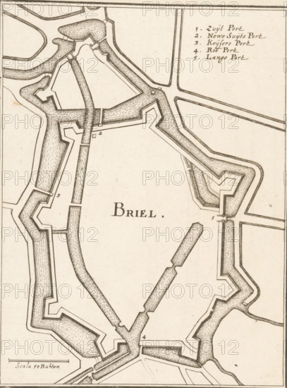 Briel, Fortification map of Brielle, area plan, print, book illustration, Map of the fortifications of Brielle, top right a legend 1-5. Bottom left a scale bar: Scala 50 Ruhten., printmaker: Caspar Merian, Frankfurt am Main, after design by Johann Merck, 1654, Hessen, paper, etching, height 176 mm x width 134 mm, A portion of a detailed black and white map showing angular fortifications and water-filled moats with textured hatch marks, thick boundary lines and stepped bastions surrounding an open central area, segmented straight and curved waterways connecting the defensive structures, narrow bridge-like connectors across channels, and finely drawn parallel lines indicating banks and pathways; the drawing has aged paper tones and several small decorative pen flourishes around junctions and corners.