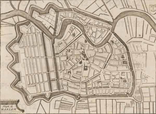 Map of Haarlem, Plan de Harlem, area plan, print, 1650 - 1750, printmaker, paper, etching, height 157 mm x width 199 mm, maps of cities, Haarlem, A monochrome engraved map showing an enclosed town with angular fortifications and surrounding water channels, featuring a network of streets and blocks laid out in geometric patterns, curved waterways cutting through the center, bridges spanning the rivers, and small pictorial buildings scattered within the street grid, with radiating field plots and linear agricultural areas outside the defensive walls.