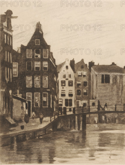 View of houses and a bridge in Amsterdam, print, printmaker: Willem Witsen, Amsterdam, c. 1915 - c. 1919, inorganic material, paper, chalk, etching, aquatint, intaglio printmaking technique, aquatint and plate tone worked with black chalk, height 236 mm x width 186 mm, urban housing, canals, waters (in city), bridge, A sepia-toned etching shows a row of tall narrow buildings with steep gabled roofs lining a canal, their facades detailed with many rectangular windows and varying rooflines; a bridge crosses the canal in the foreground with railings and reflections in the water below, and a few small human figures appear on the street near a building entrance and on the bridge, while the sky above is lightly shaded.