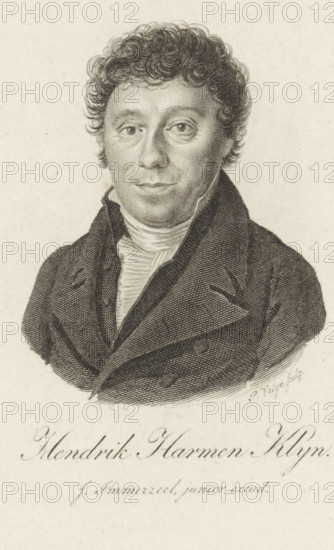 Portrait of Hendrik Harmen Klijn, print, Portrait of the Amsterdam poet and sugar refiner Hendrik Harmen Klijn., printmaker: Philippus Velijn, Netherlands, publisher: Johannes Immerzeel, 1824, paper, etching, engraving, etching and engraving, height 133 mm x width 101 mm, Print according to Van Someren also used in: Nederlandsche Muzen-Almanak. Rotterdam: J. Immerzeel, 1824., Person, Hendrik Harmen Klijn, economic history, sugar industry, Period, 1800 - 1856, A monochrome engraved portrait of a man shown from the chest up wearing a dark double-breasted coat with wide lapels and a high-collared shirt with a pleated front, his face detailed with fine stippling and short curly hair, eyes looking forward, faint smile, and shadowed contours around the nose and cheeks, rendered on a textured light background with decorative handwriting partially visible below the portrait.