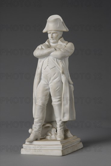 L'empereur Napoléon Ier en pied, en redingote, tenant sa lorgnette