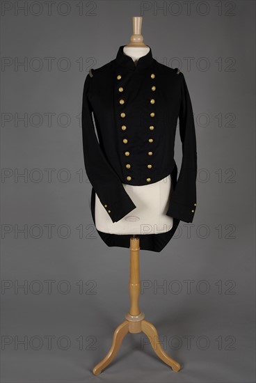 Ensemble de soirée d'Officier de Marine (vue de face)