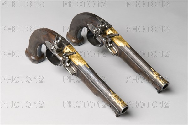 Pair of flintlock pistols from an officer, French First Empire