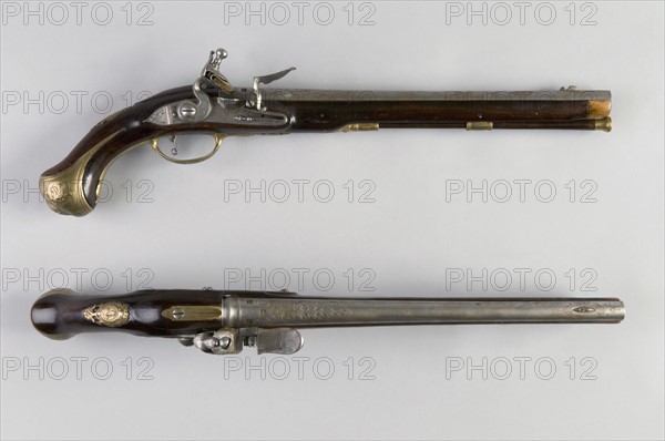 Paire de pistolets d'arçon à silex, vers 1720-1740