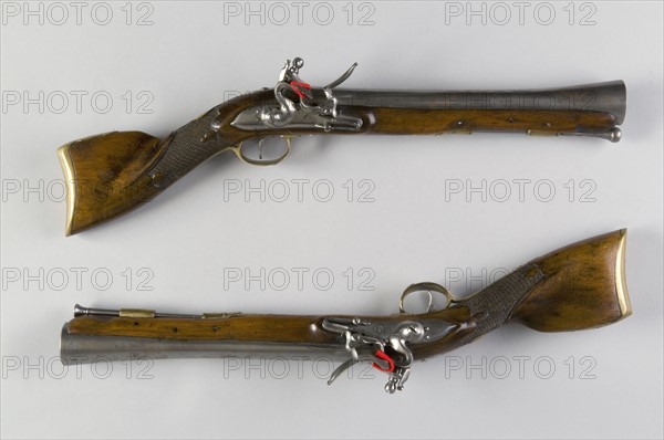 Pair of flintlock rifle from an ottoman mounted soldier, circa 1820-1830
