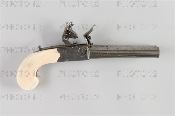 Pistolet à coffre, à silex, 19e siècle