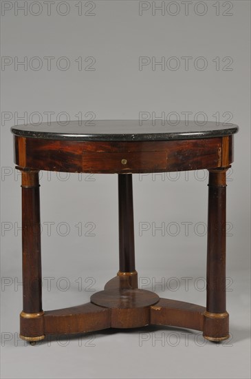 Mahogany pedestal table, 19th Century