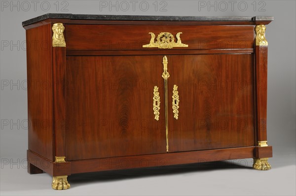 Two dorr cupboard, under a drawer containing a flap, beginning of the 19th Century