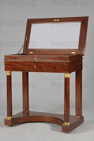 Man dressing table, circa 1800