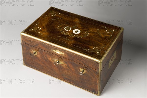 Box of the 'société des frères de juillet', in mahogany, 1831