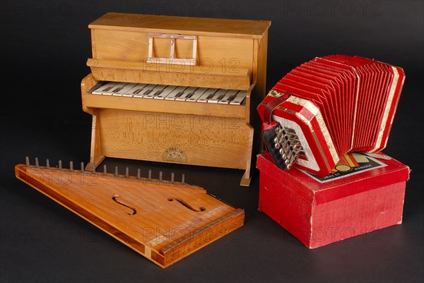 Jouets : ensemble d' instruments de musique