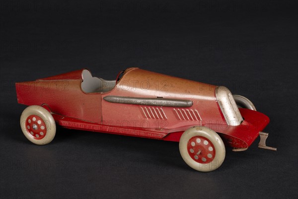 Toy : racing car "Le moteur Guy"