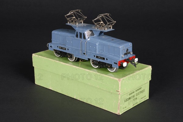 Toy : electric locomotive (type BB1 3001 "SNCF")