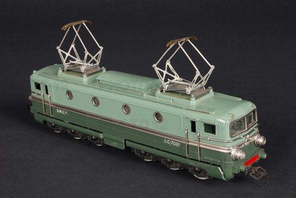 Toy : electric locomotive CC 7001