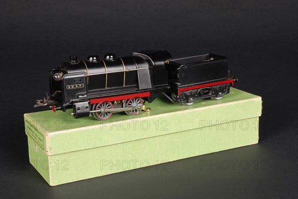 Toy : steam locomotive (type "020" SNCF with tender