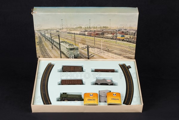 Toy : small electric train box