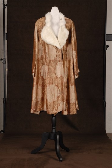 Costume de théâtre : manteau des années 1925-1930