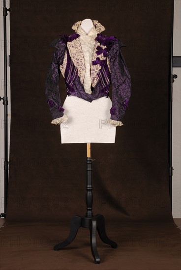 Theatrical costume : 1880-1900 corsage