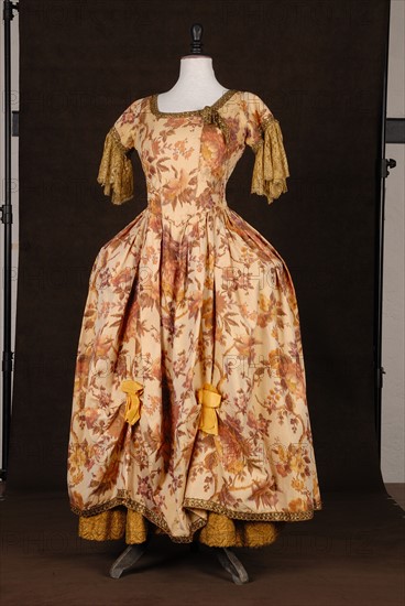 Theatrical costume : Louis XV style dress, called "Manon"
