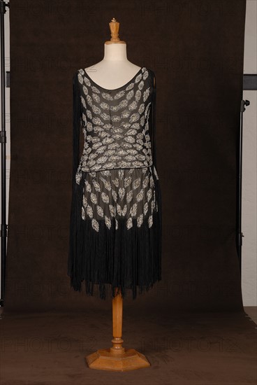 Costume de théâtre : robe 1925 noire perlée