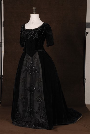 Theatrical costume : Louis XIV style dress (from the play "Le Bossu")