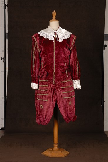 Costume de théâtre : costume d'homme style Louis XIII