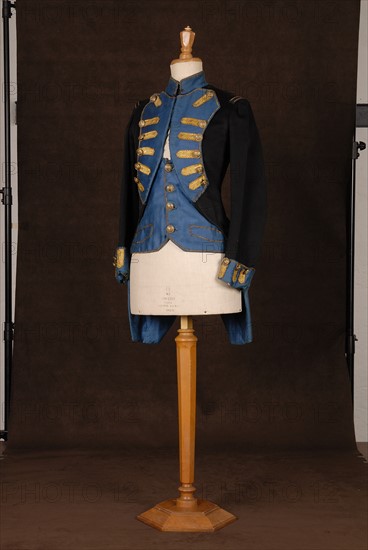 Costume de théâtre : costume de soldat style Louis XV