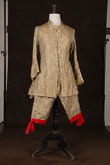 Theatrical costume : military costume, Louis XV style