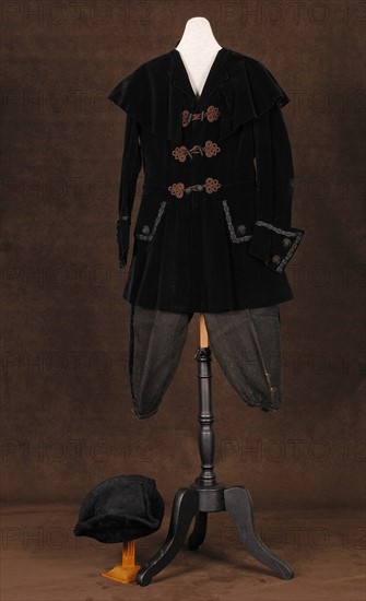 Costume de théâtre : tenue de sortie style Louis XV