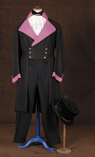 Theatrical costume : 1830 costume, with purple lapel