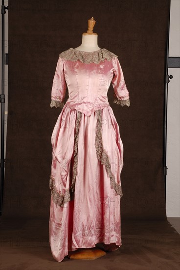 Theatrical costume : pink satin Louis XV style dress