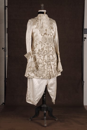 Theatrical costume : Louis XV style courtier costume