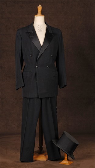 Theatrical costume : black woolen cloth tuxedo