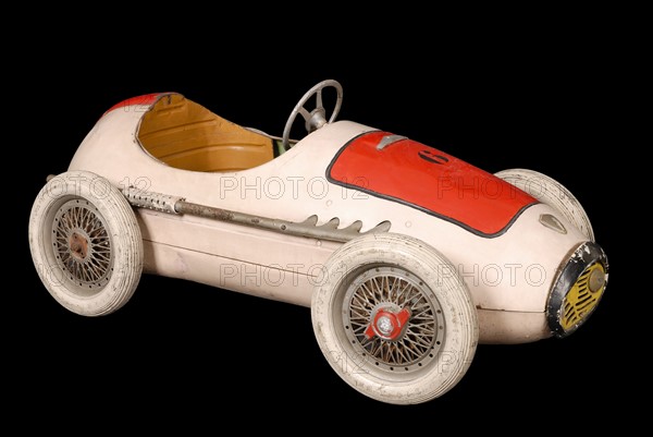 Toy : pedal car