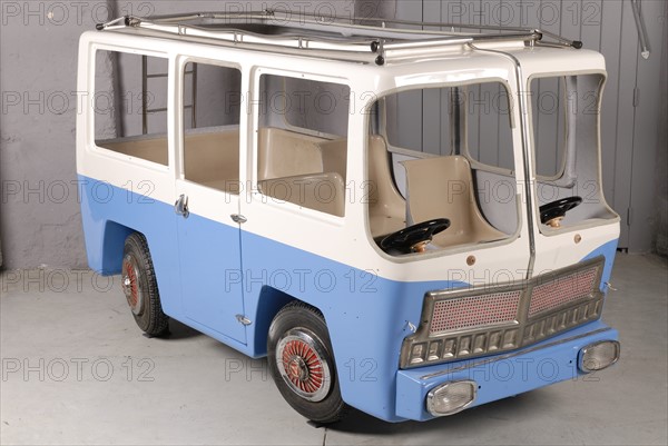 Toy : carrousel bus