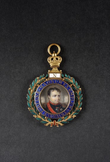Médaillon de cou orné d'un portrait de Napoléon 1er