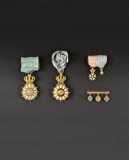 Médailles et l'Ordre de la Réunion, de l'Ordre de la Légion d'Honneur, et de l'Ordre de Saint-Louis (obverse)